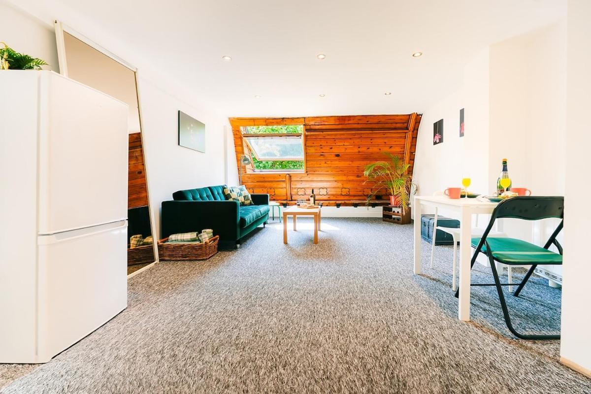 Apartment Charming In The Church Near Canary Wharf *